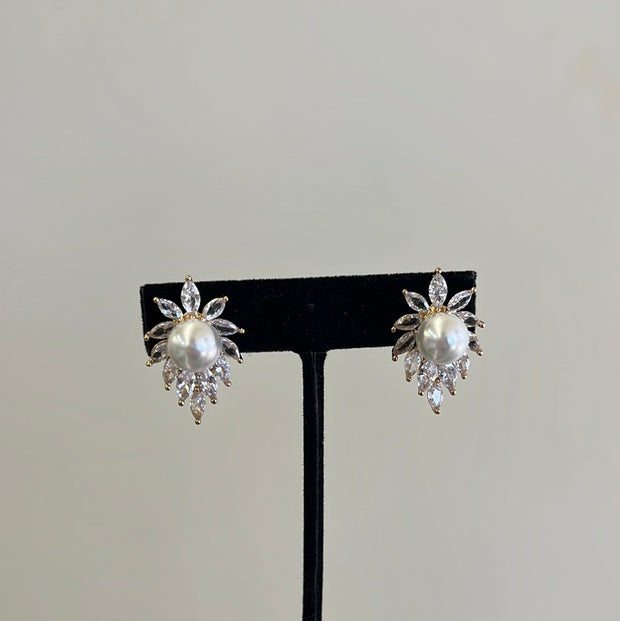 Pearl with Diamond Leaf Clip On Stud