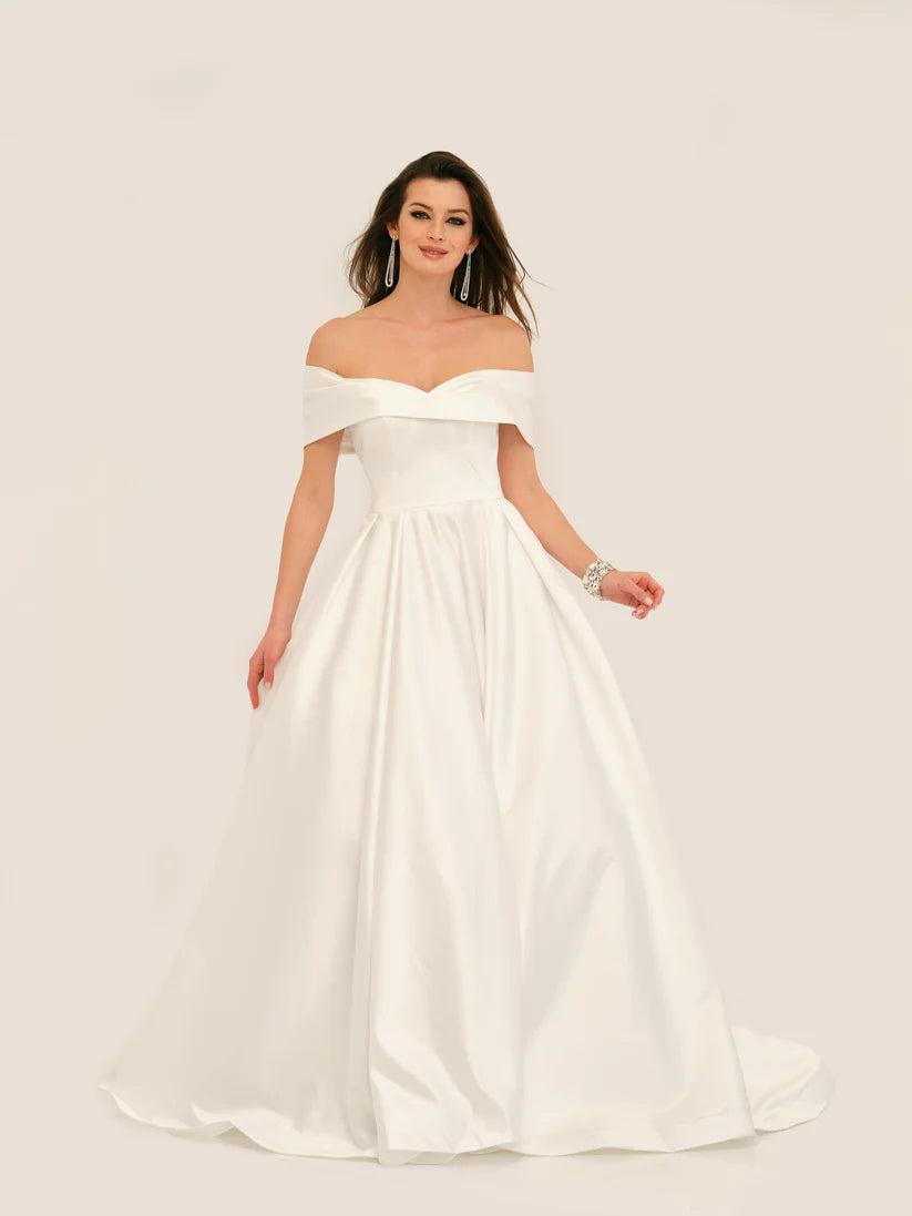 Anabeth Gown