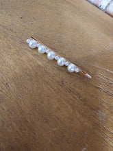 Load image into Gallery viewer, Pearl Hair Barrette