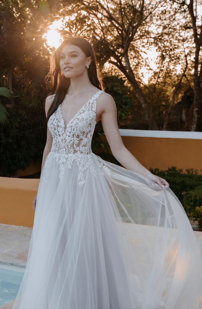 Olyne Gown