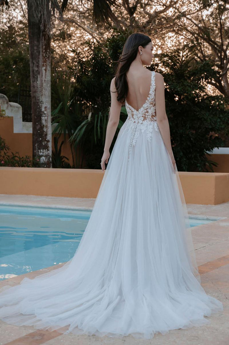 Olyne Gown