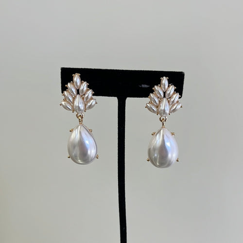 Pearl Dangle Clip On Earring