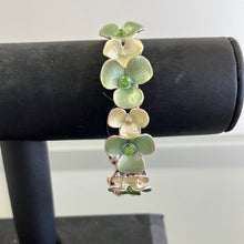 Load image into Gallery viewer, Multi-colored flower bracelet
