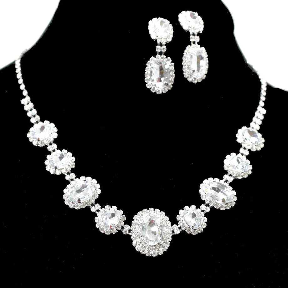 Oval Rhinestone Necklace
