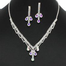 Load image into Gallery viewer, Teardrop Crystal Rhinestone Earrings.