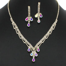Load image into Gallery viewer, Teardrop Crystal Rhinestone Earrings.