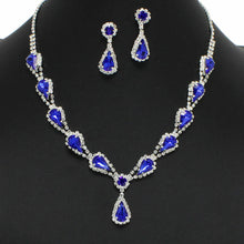 Load image into Gallery viewer, Teardrop Crystal Rhinestone Earrings