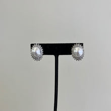 Load image into Gallery viewer, Pearl and Diamond Clip On Studs