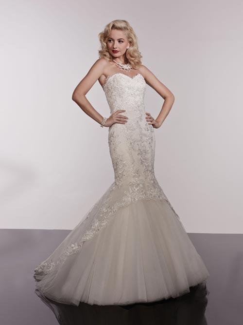 Oraya Gown