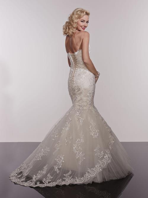 Oraya Gown