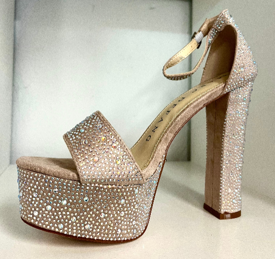 Yancie by Marc Defang S293