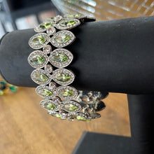 Load image into Gallery viewer, Silver/Green Jewel Bracelet