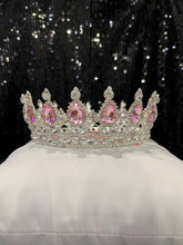 Load image into Gallery viewer, Crown