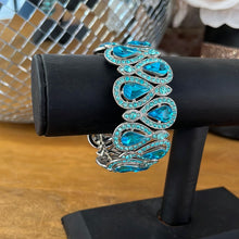 Load image into Gallery viewer, Aqua Teardrop Bracelet