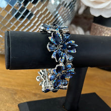 Load image into Gallery viewer, Midnight Blue Flower Bracelet